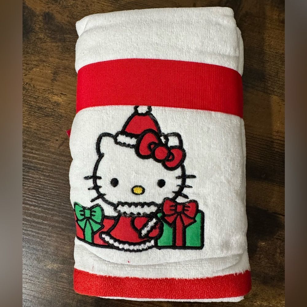 NWT Hello Kitty Christmas Santa & Gifts 2-Pack Hand Towels - 100% Cotton 16x28